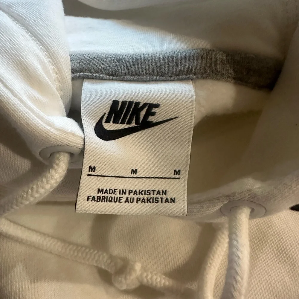 Nike Men's White Hoodie with Black Logo - Picture 4 of 4